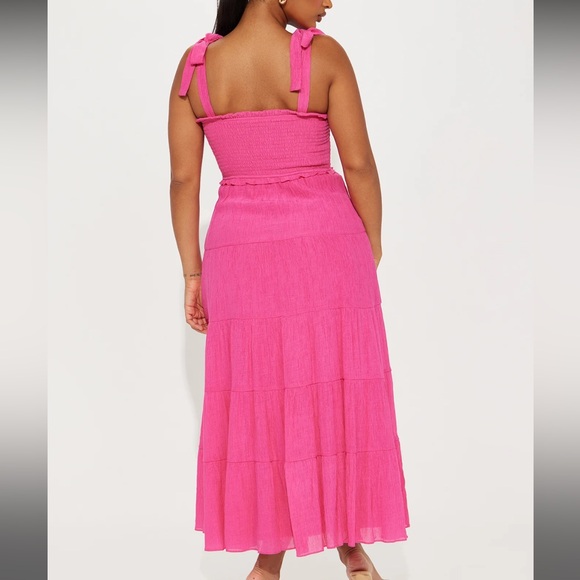 Pretty in pink maxi dress 💕 - Picture 2 of 3